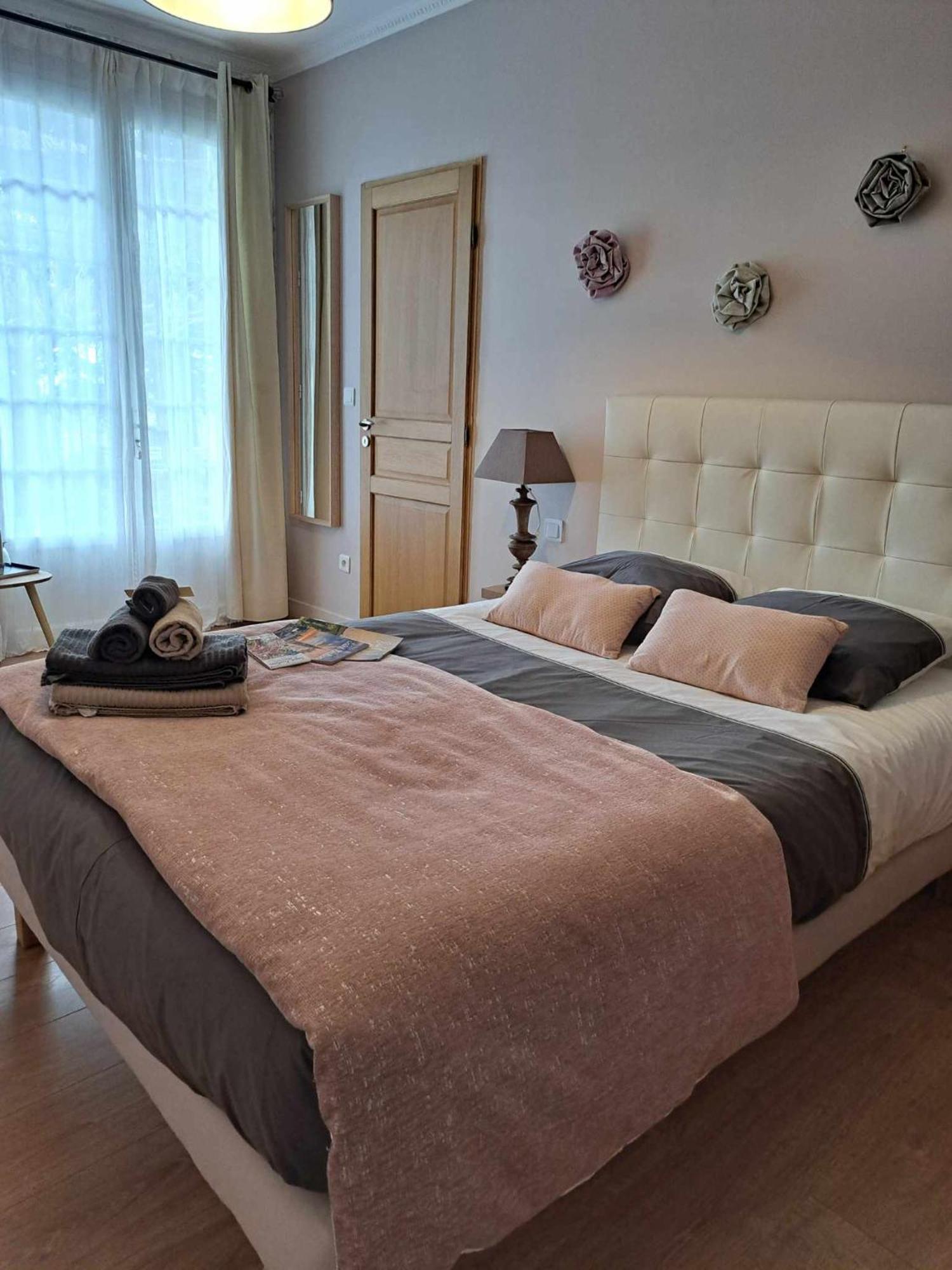A L'Ombre De La Treille -Proche Saint-Emilion Bed & Breakfast Екстериор снимка