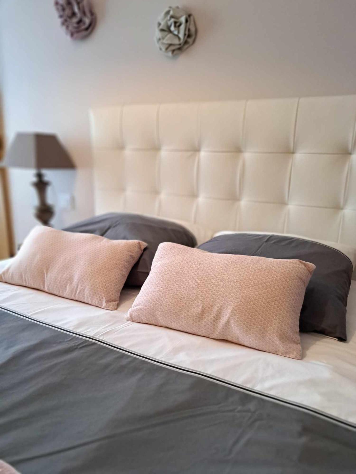 A L'Ombre De La Treille -Proche Saint-Emilion Bed & Breakfast Екстериор снимка